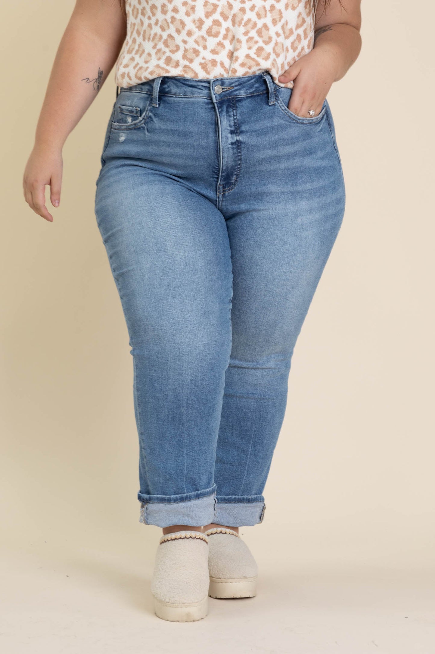 Lovervet Cuffed Crop Slim Straight Jeans