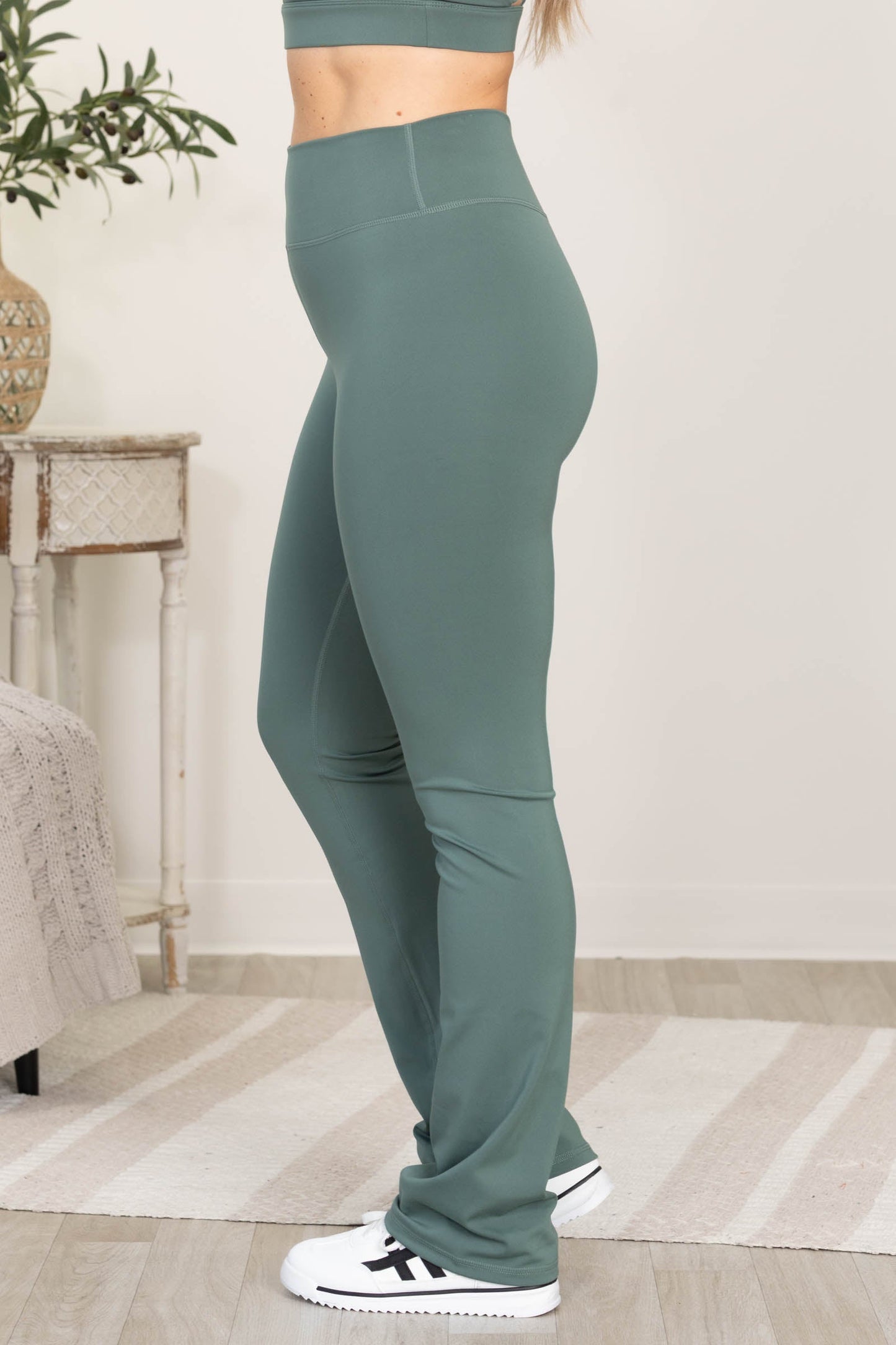 High Rise Smooth Waistband Flare Leggings