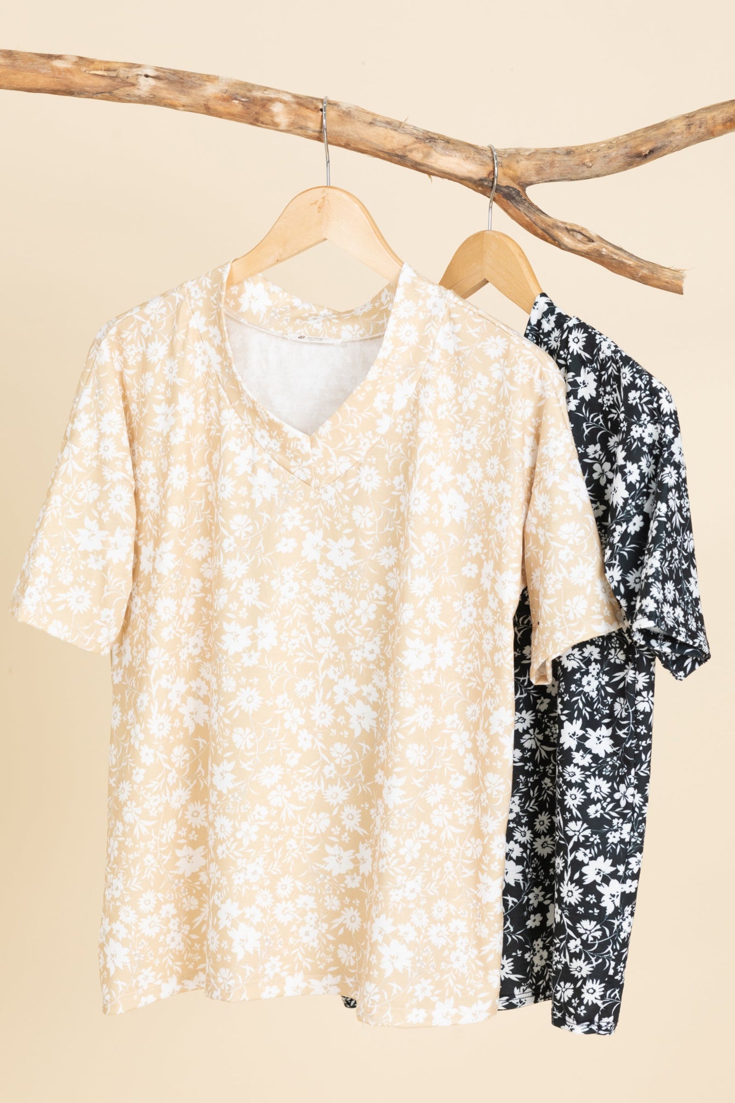 Floral V-Neck Relaxed Fit Knit Tops