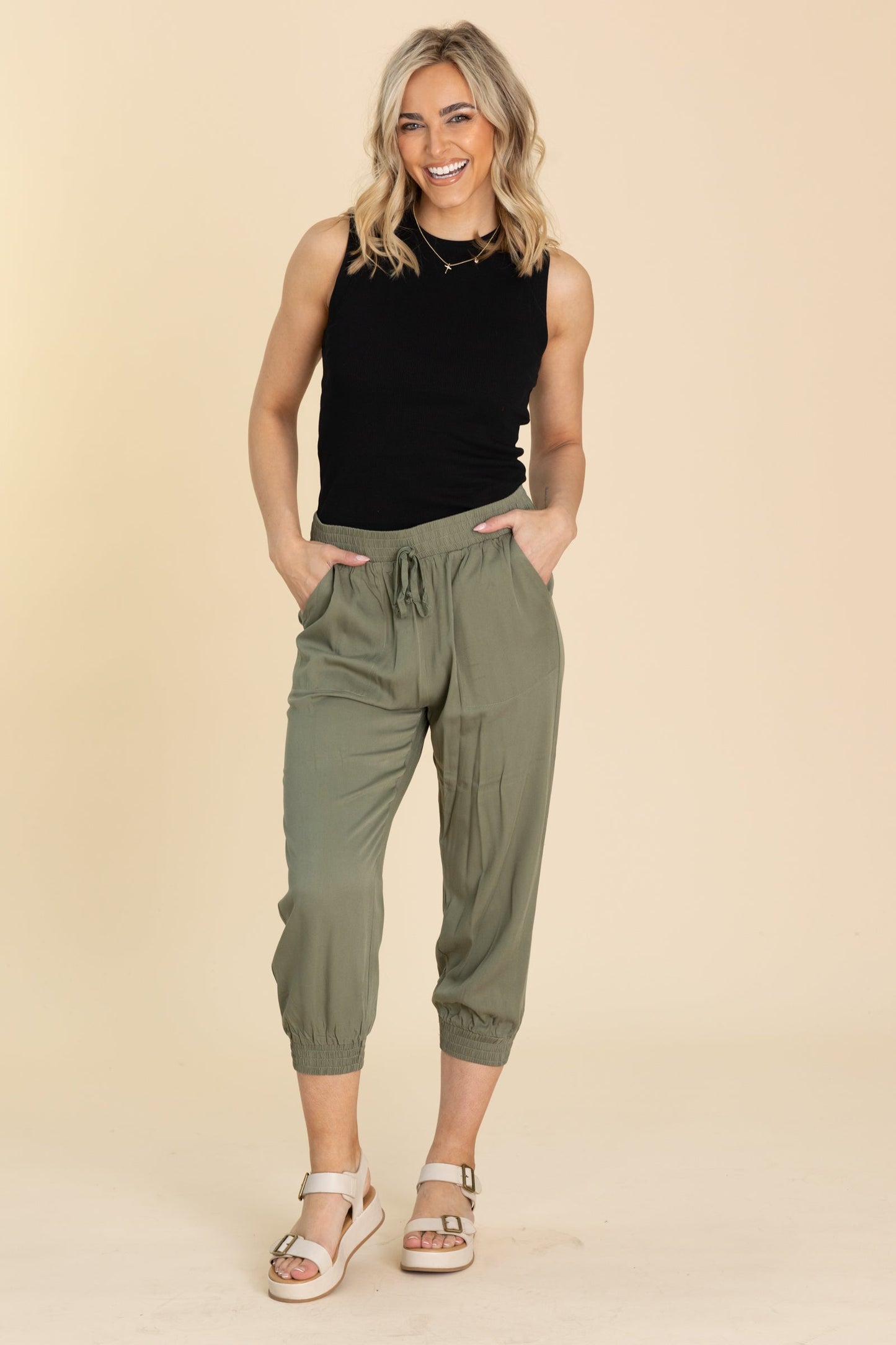 Basic Ribbed Crewneck Sleeveless Knit Top