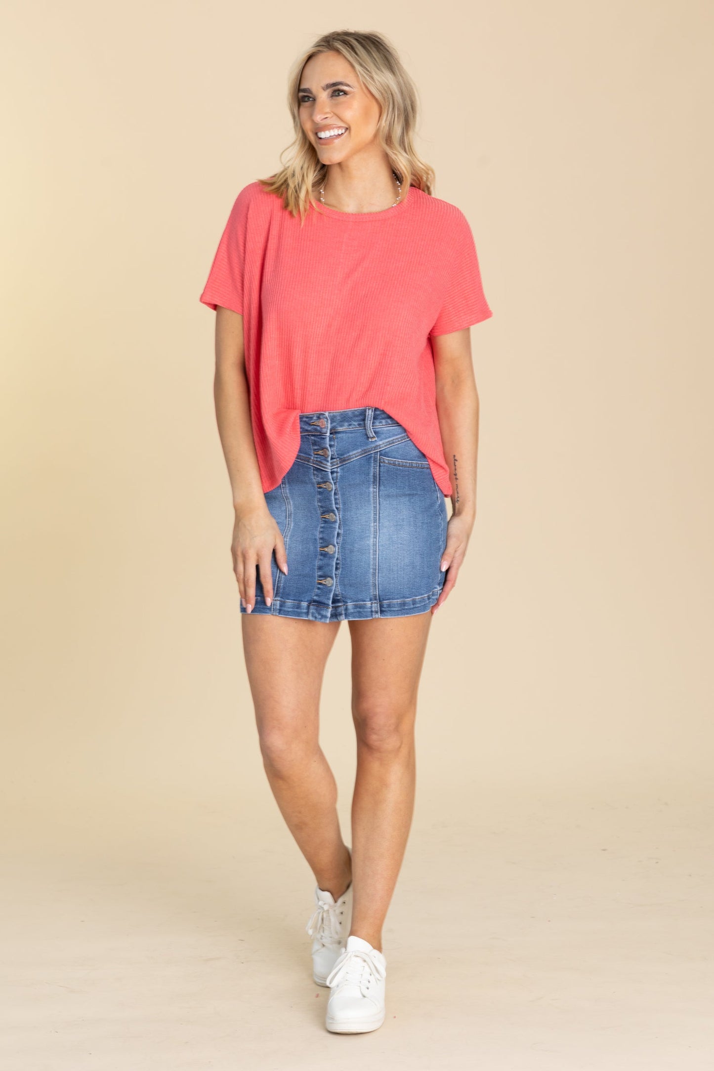 Ribbed Short Sleeve Round Neck Knit Tops