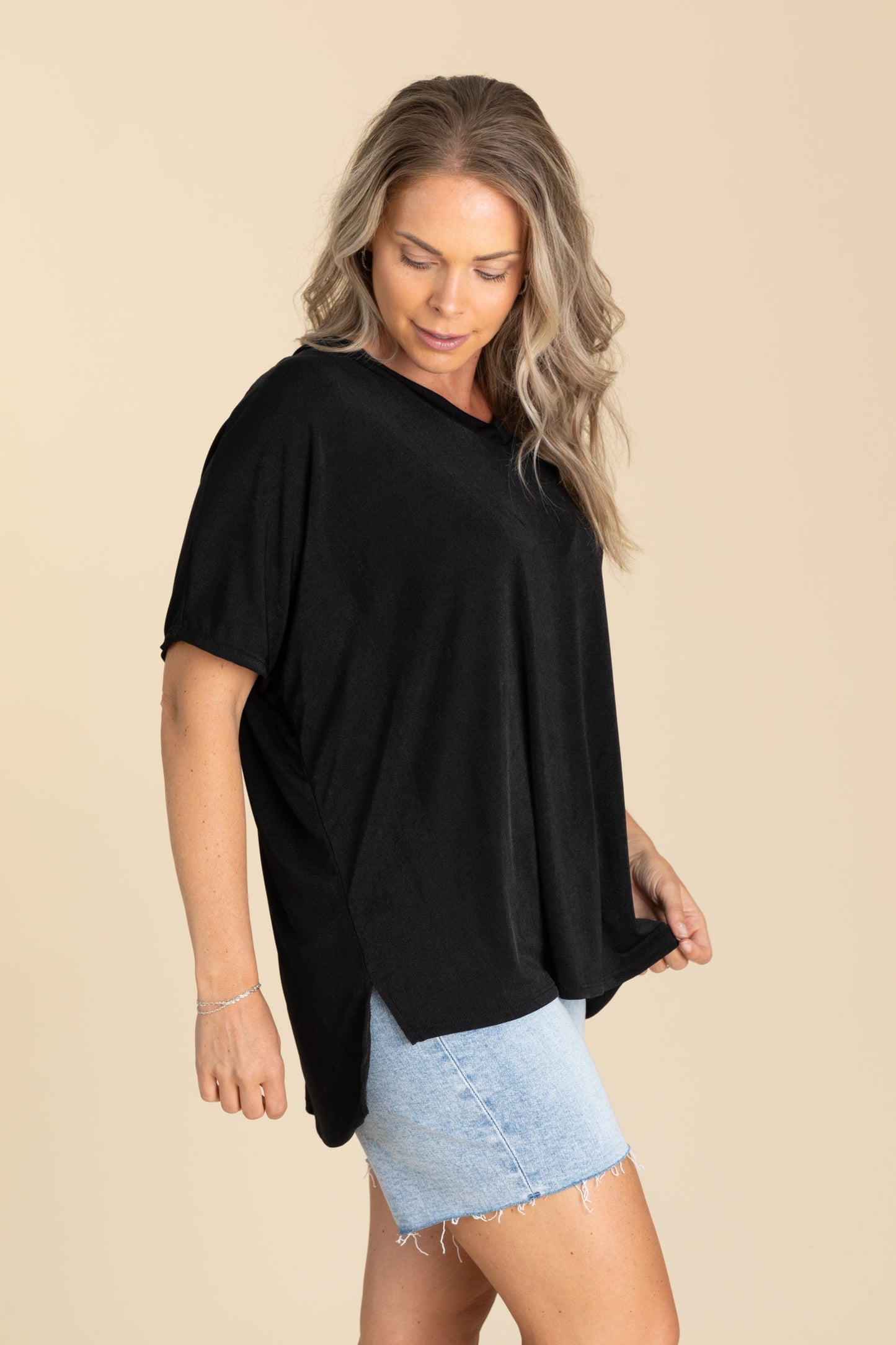 Black Textured Detail V-Neck Knit Top