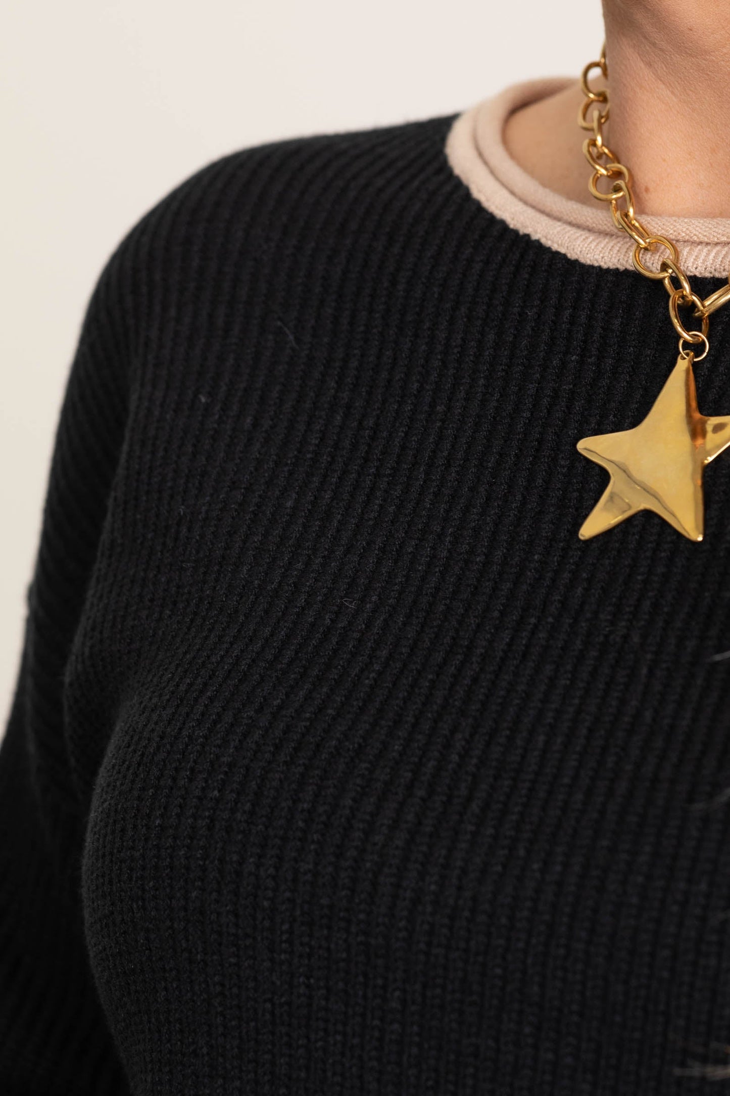 Black Contrast Scallop Trim Pullover Sweater