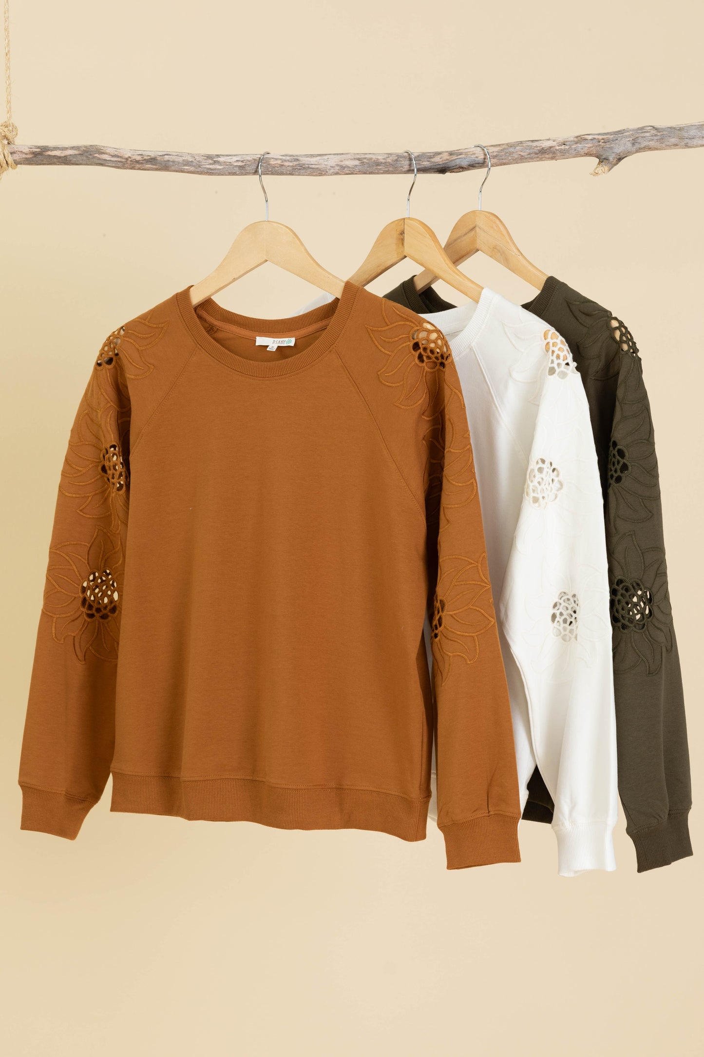 Knit Pullovers With Floral Embroidery Sleeves