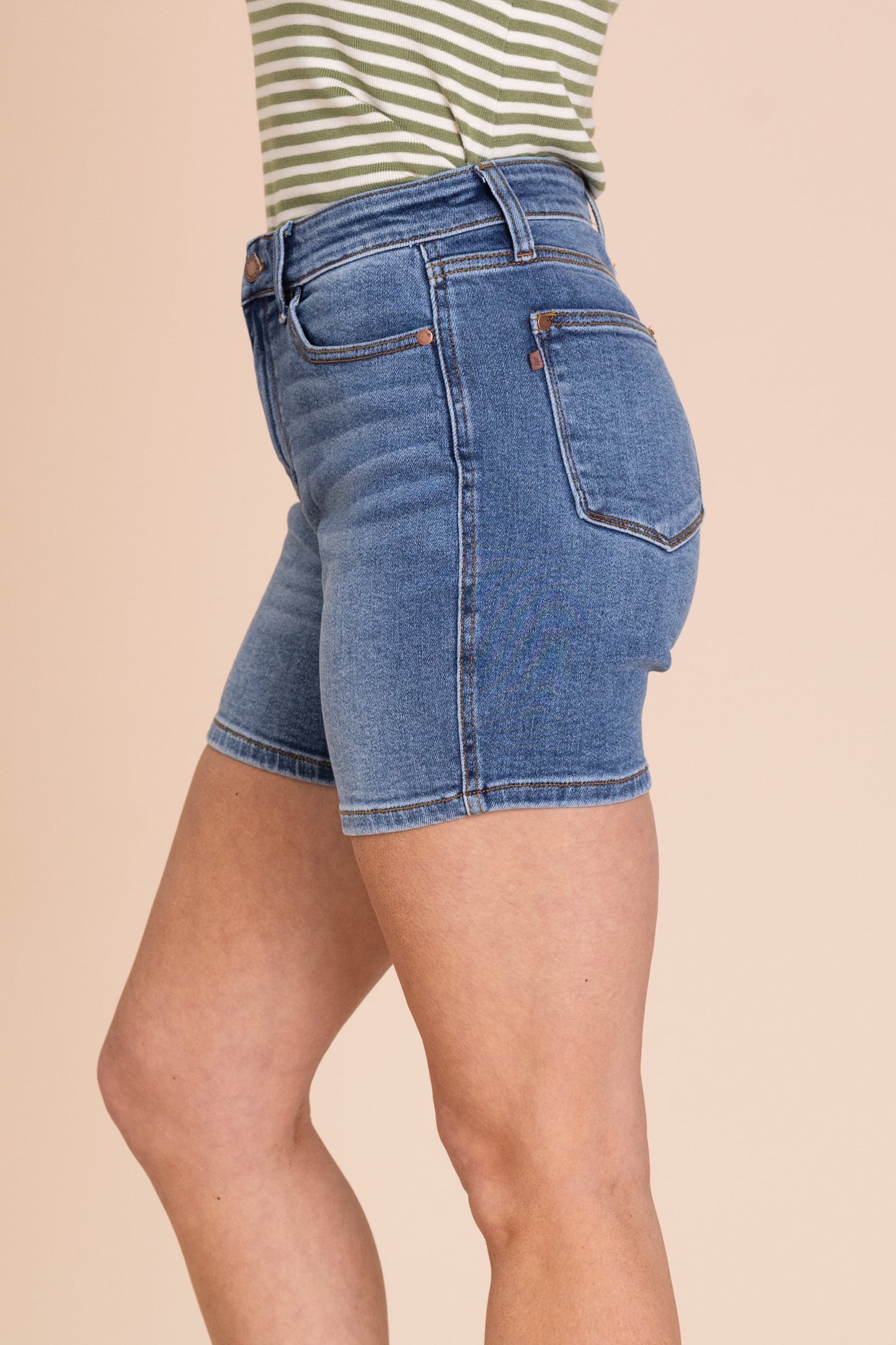 Judy Blue 2 Button Mid Length Dad Shorts