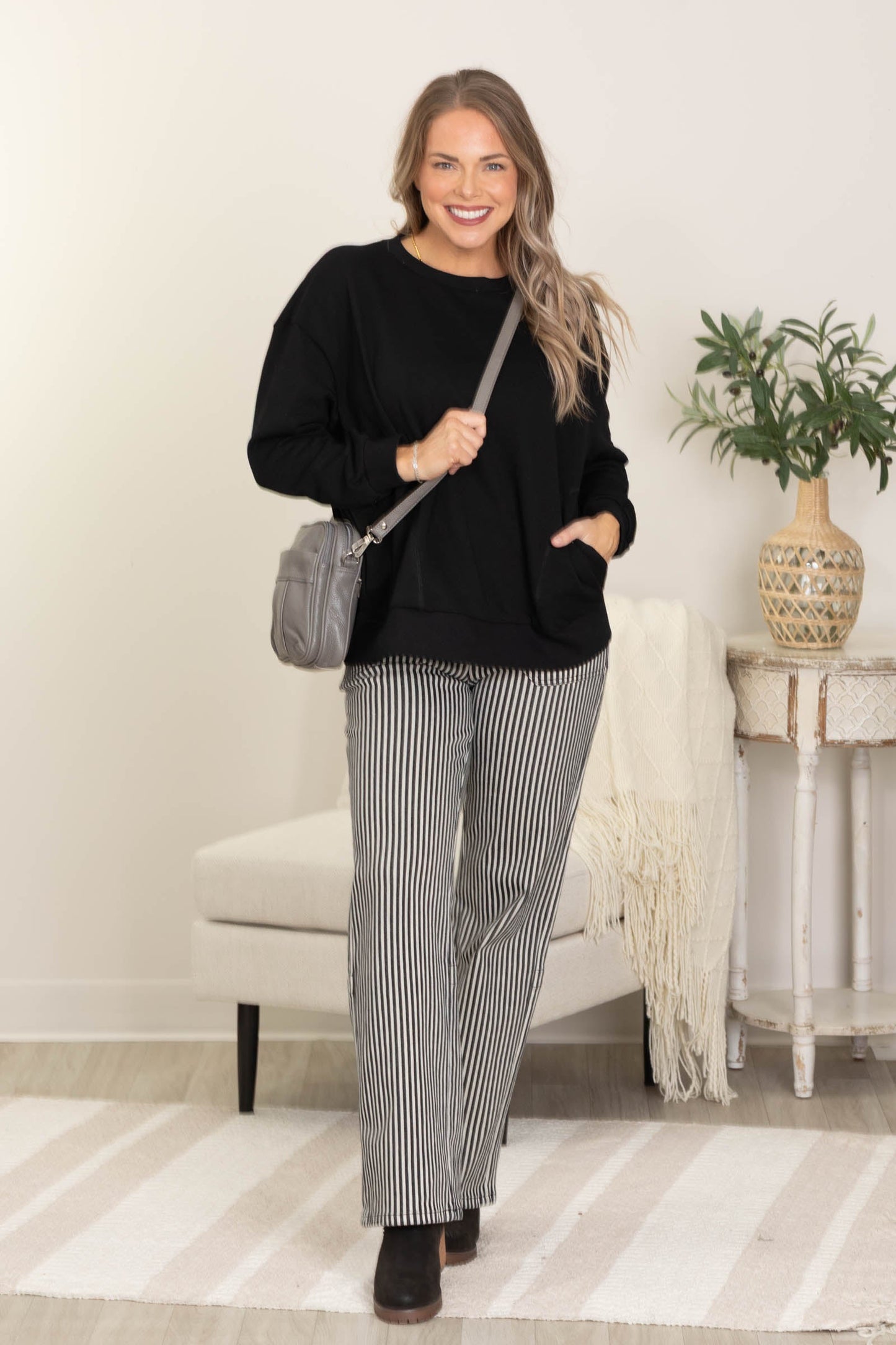 Round Neck Long Sleeve Knit Tops With Pockets