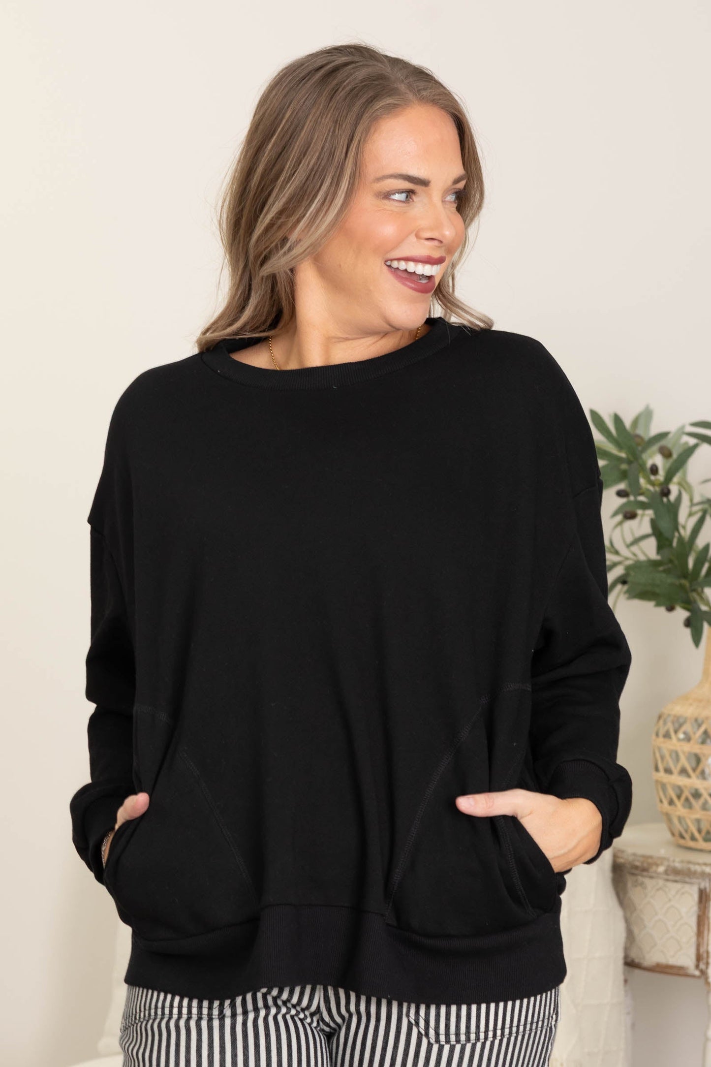 Round Neck Long Sleeve Knit Tops With Pockets