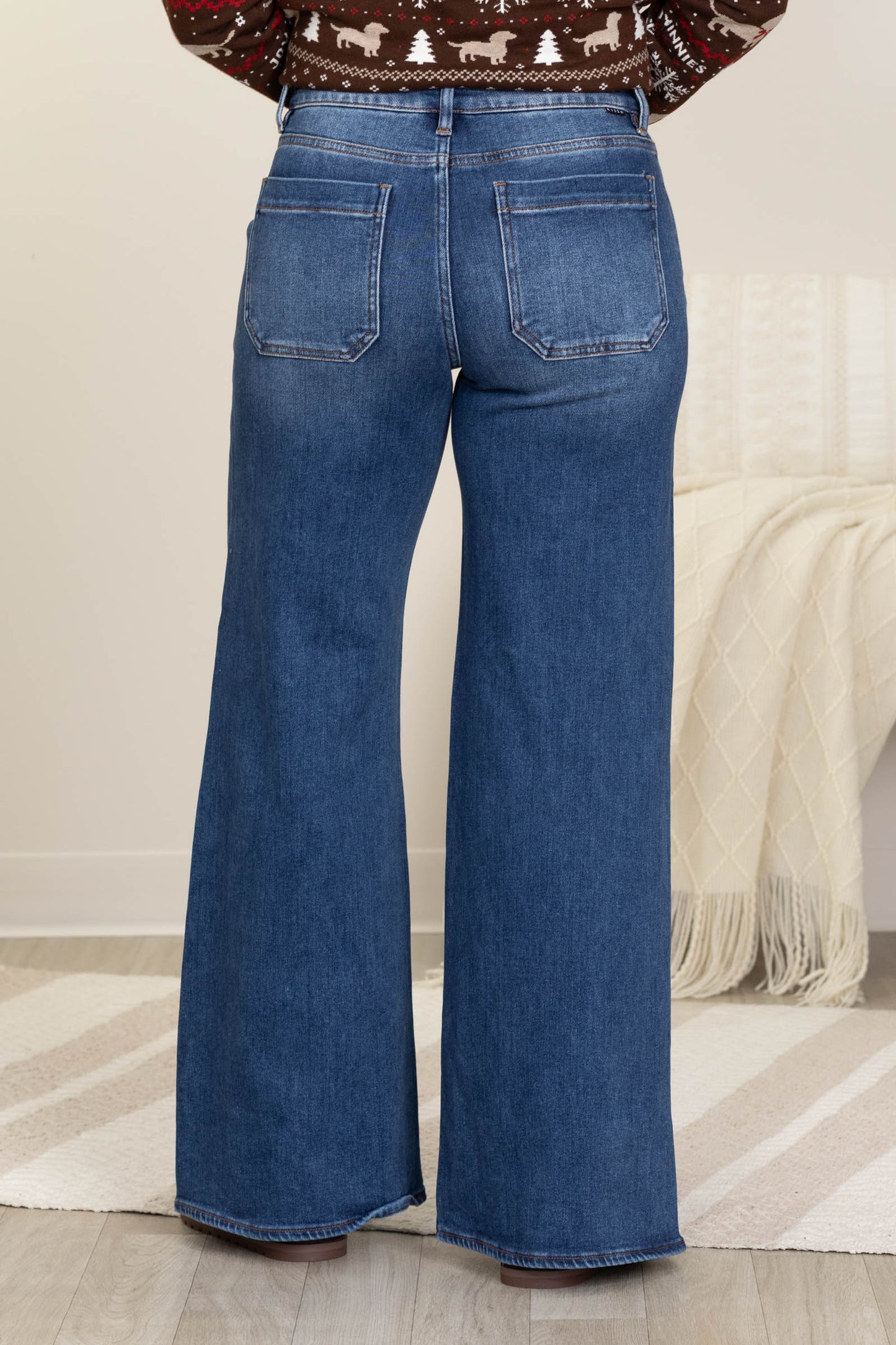 Risen High Rise Wide Jeans With Front Yoke