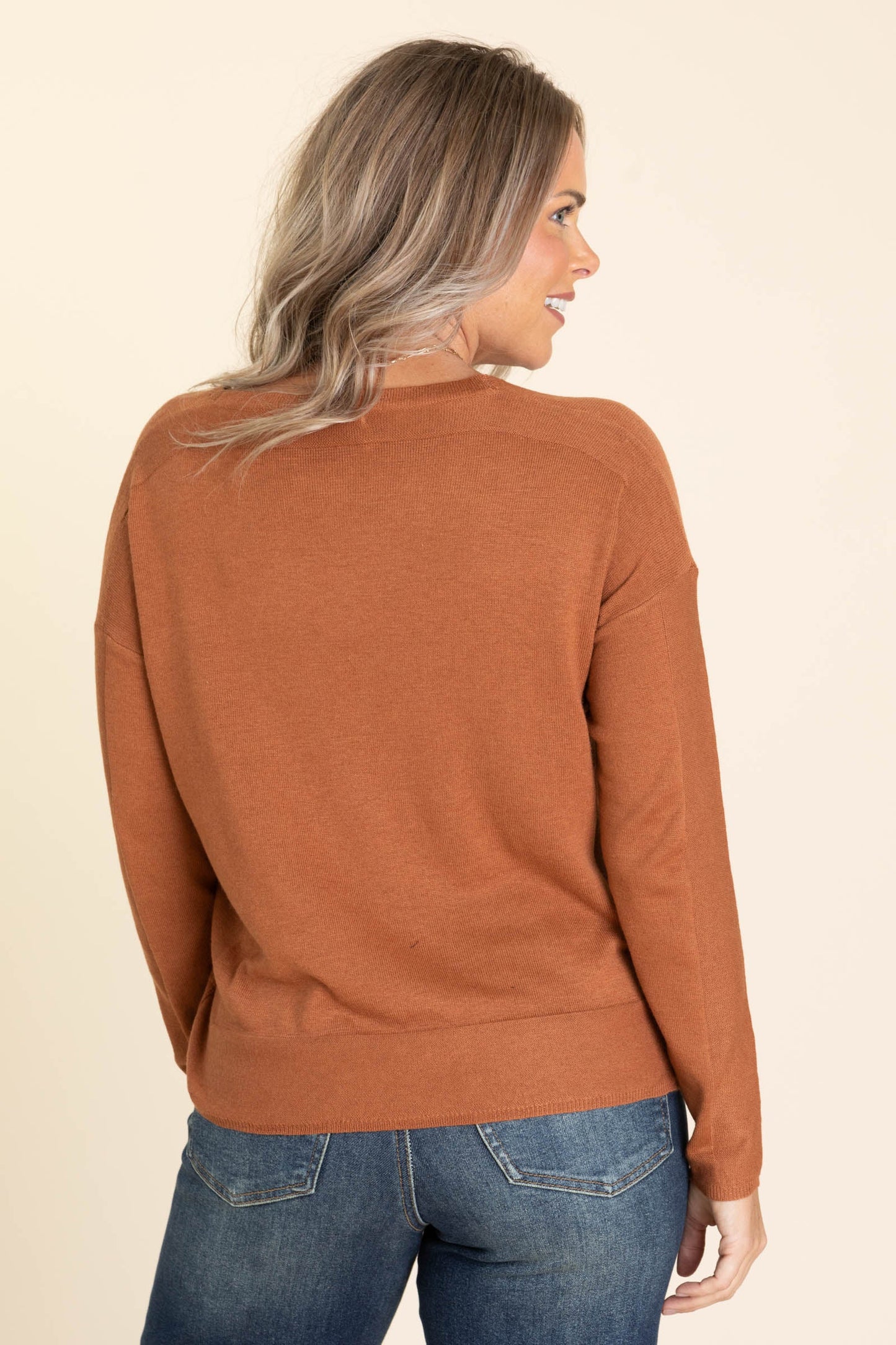 Lightweight V-Neck Two Tone Detail Knit Tops