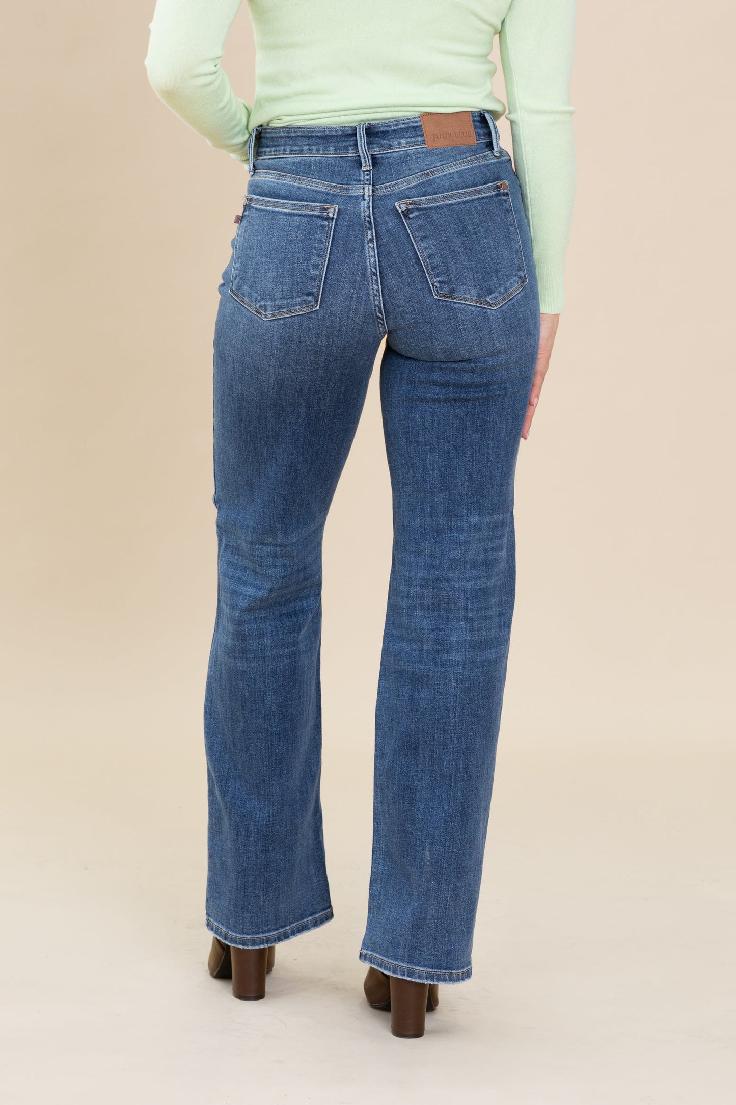 Judy Blue V-Waistband Vintage Wash Jeans